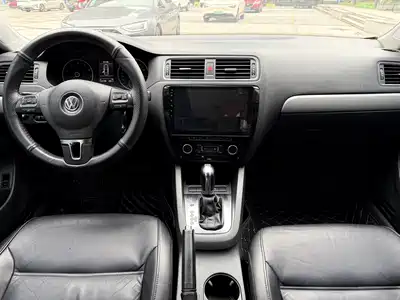 Volkswagen Sagitar 2013