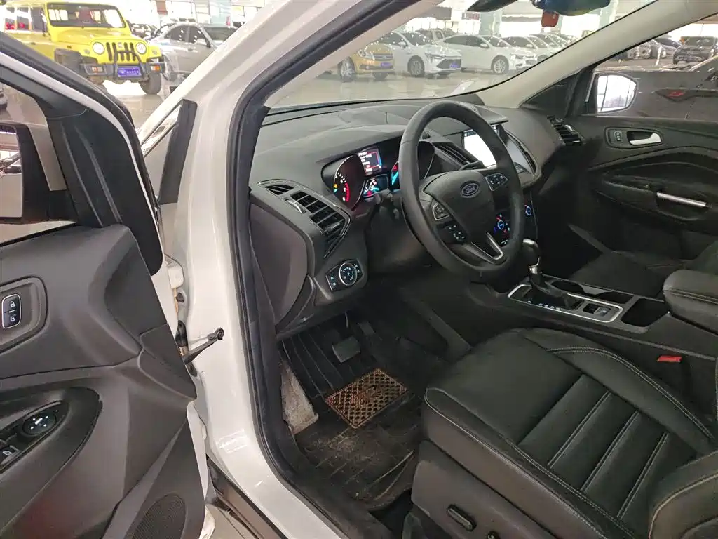 Ford Kuga 2017 — фото 16