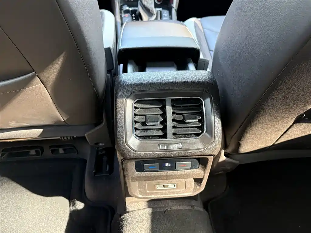Volkswagen Tiguan L 2018 — фото 14