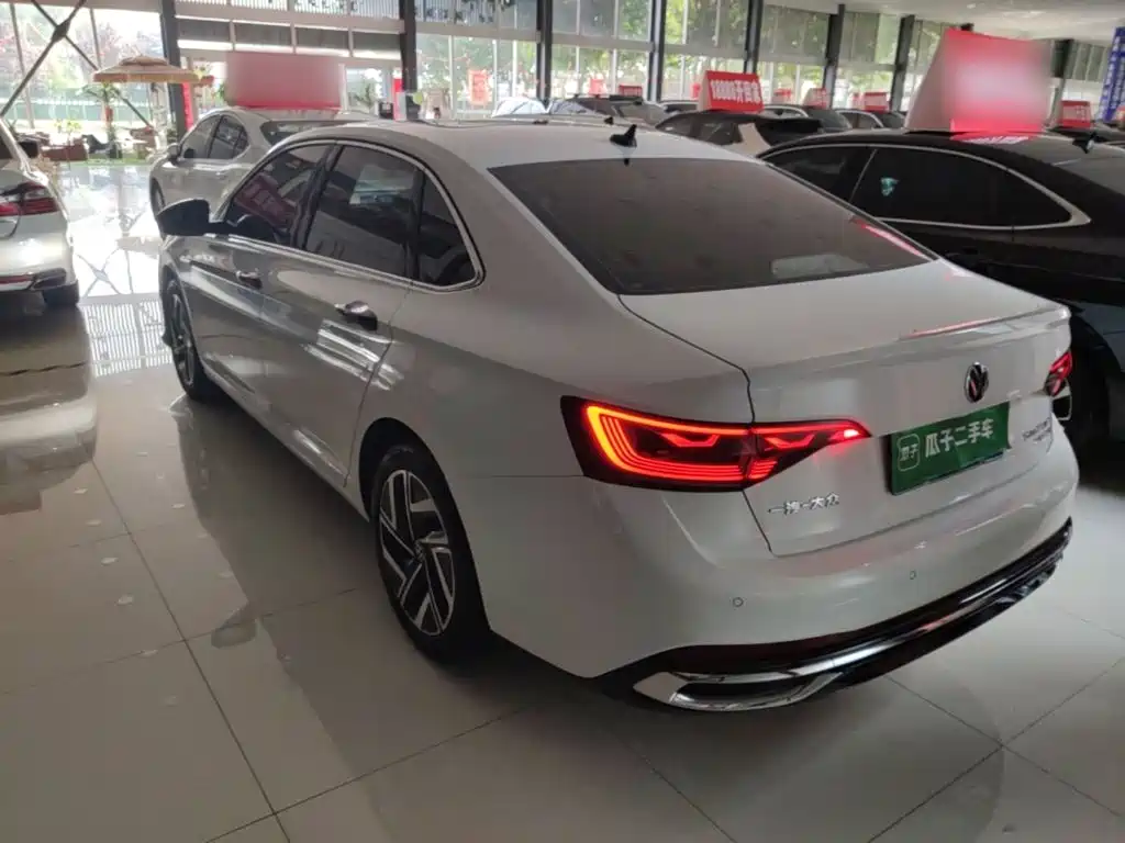 Volkswagen Sagitar 2022