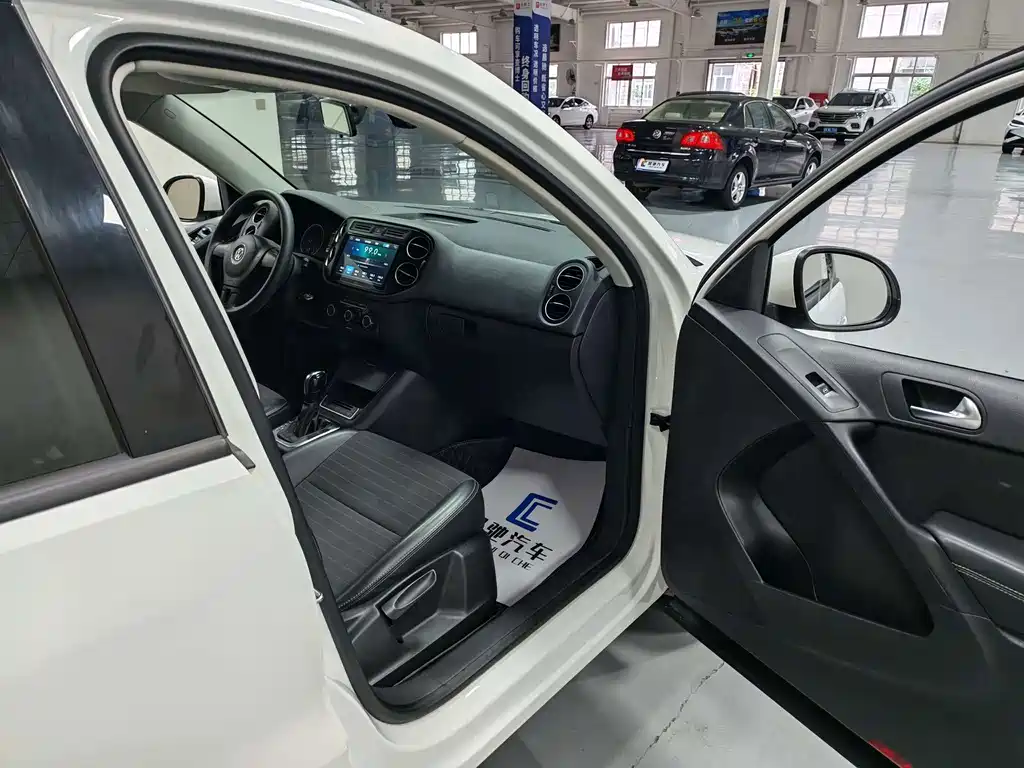 Volkswagen Tiguan 2019 — фото 14