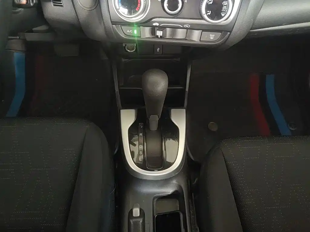 Honda Fit 2016 — фото 14