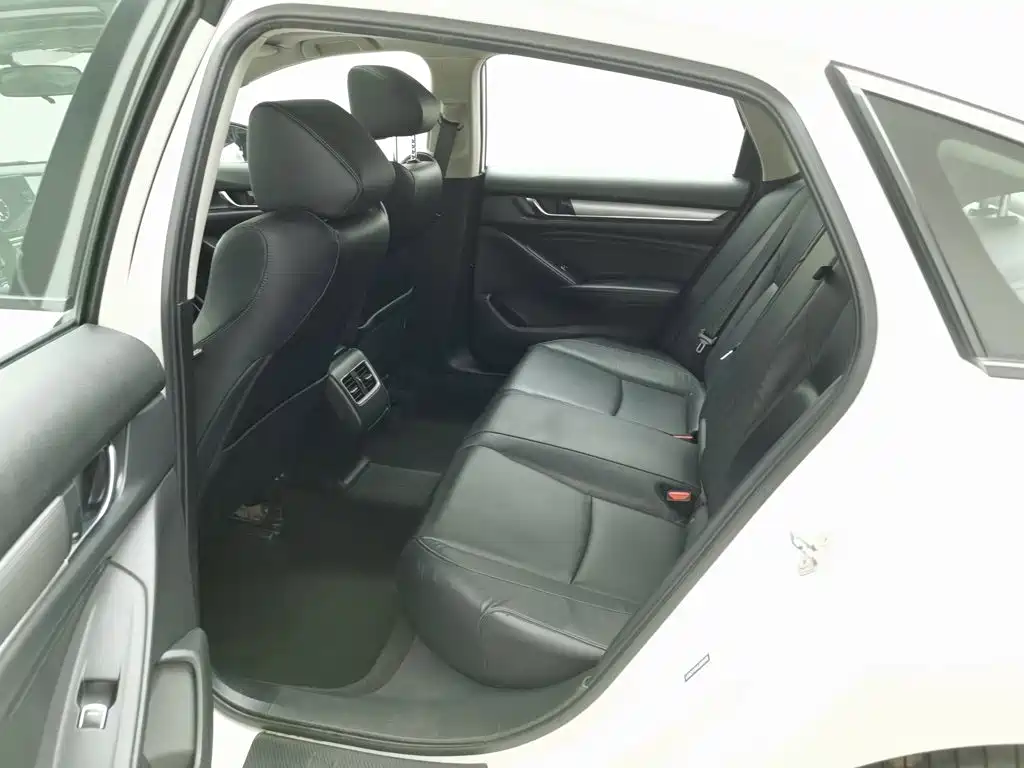Honda Accord 2019 — фото 15