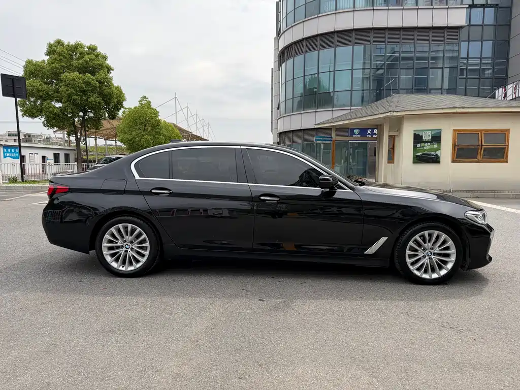 BMW 5 Series 2018 — фото 4