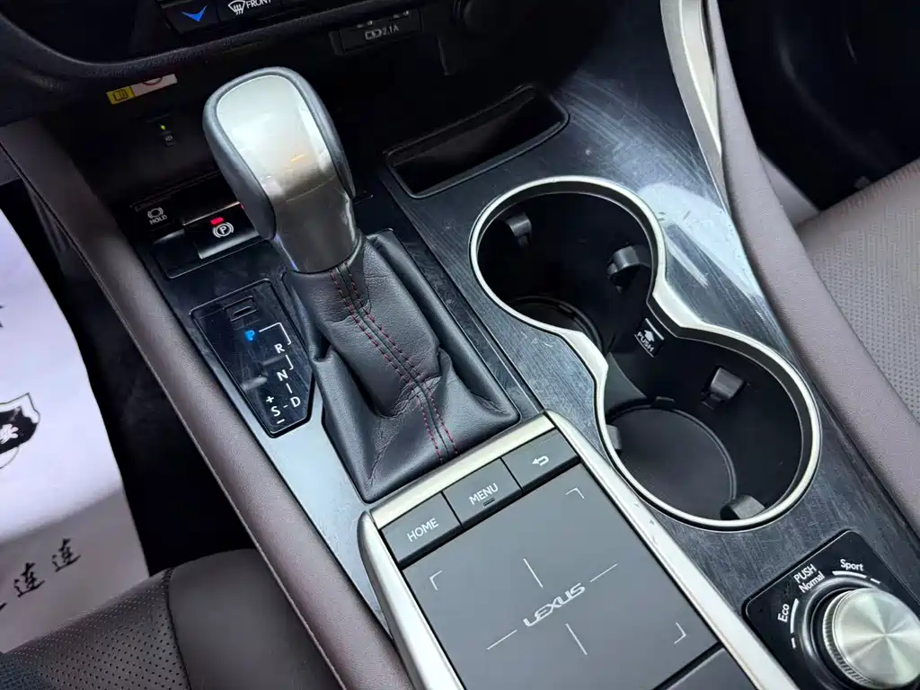 Lexus RX 2021