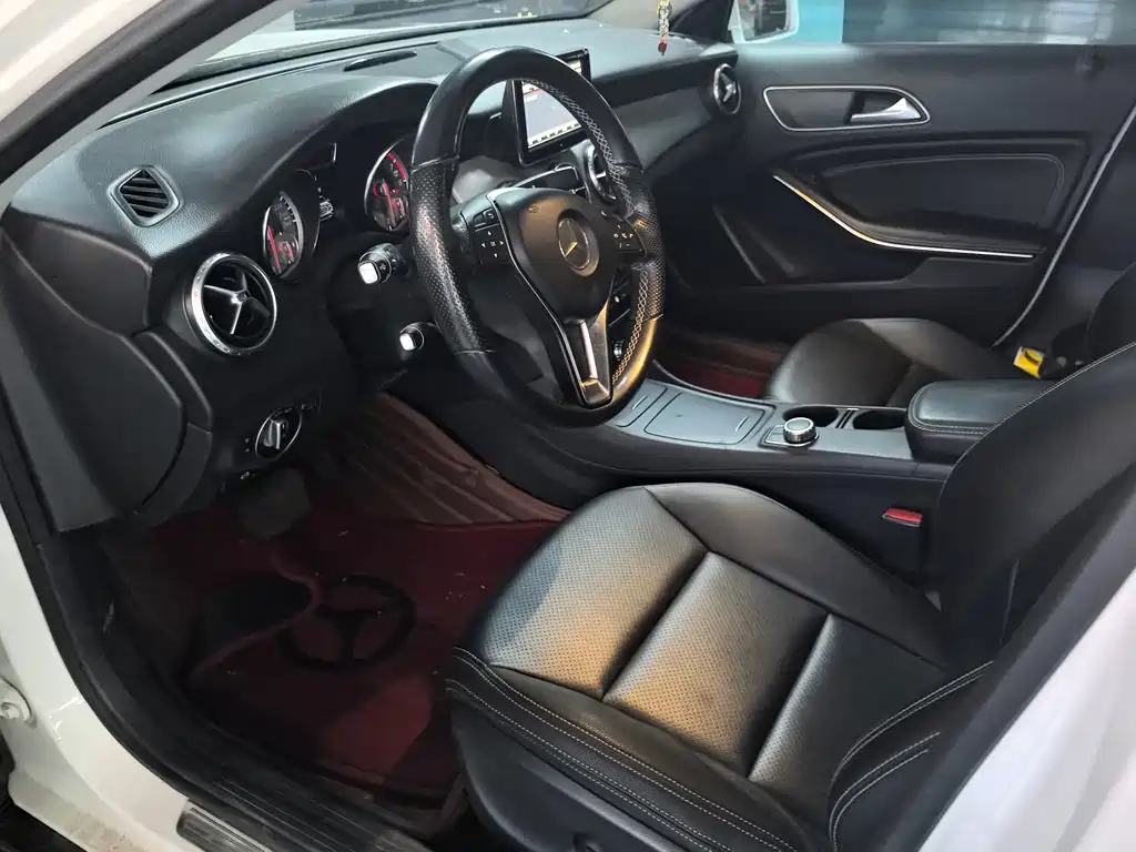Mercedes-Benz GLA 2015 — фото 7