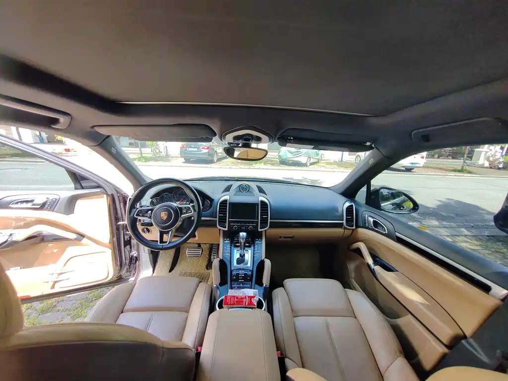 Porsche Cayenne 2015 — фото 16