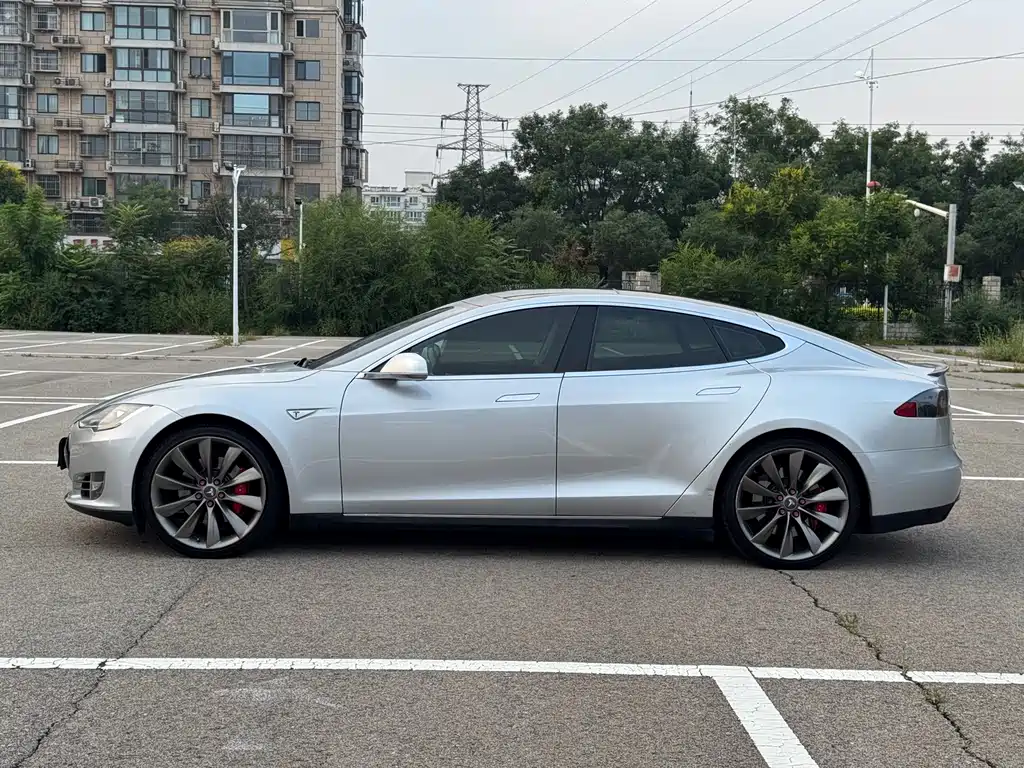 Tesla Model S 2015 — фото 8