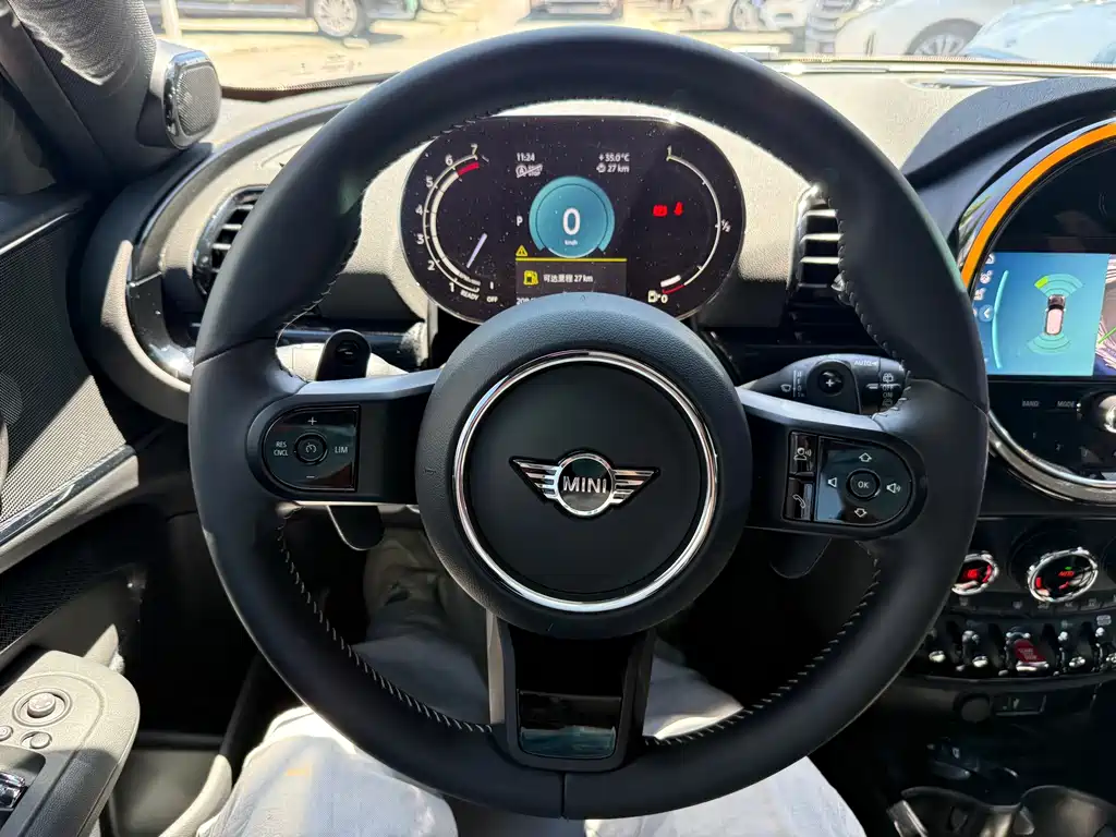 MINI Clubman 2023 — фото 16