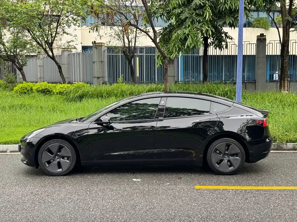 Tesla Model 3 2023 — фото 14