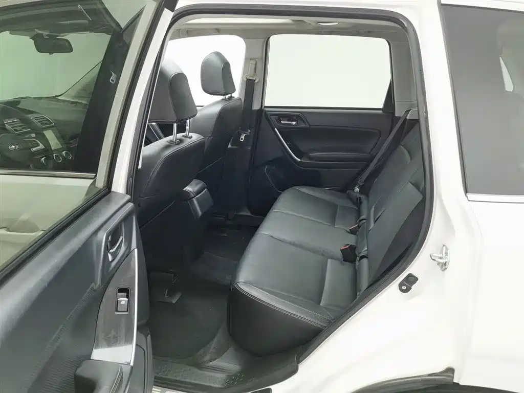 Subaru Forester 2016 — фото 15