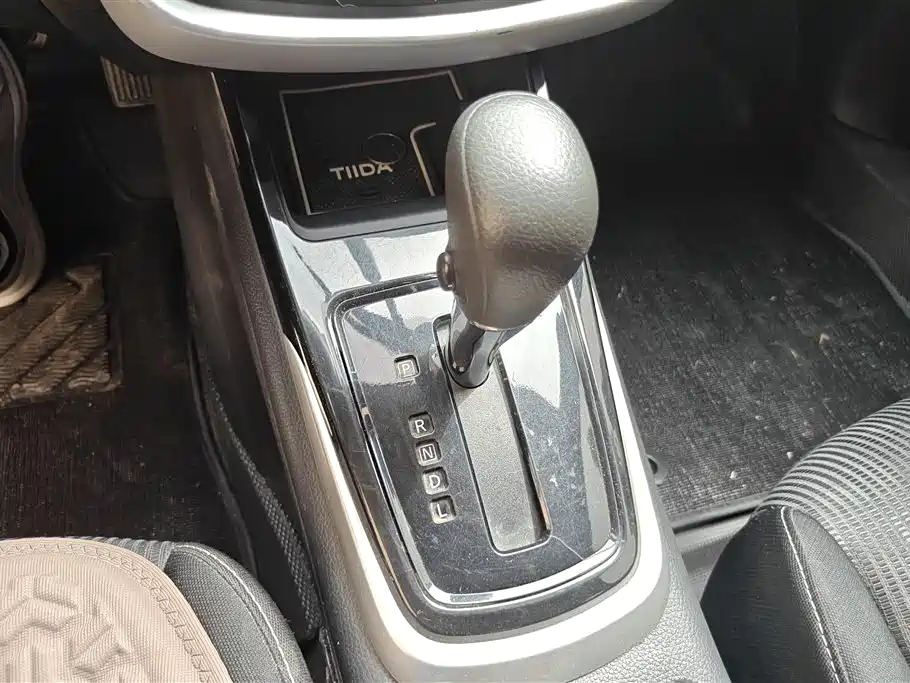 Nissan Tiida 2018 — фото 16