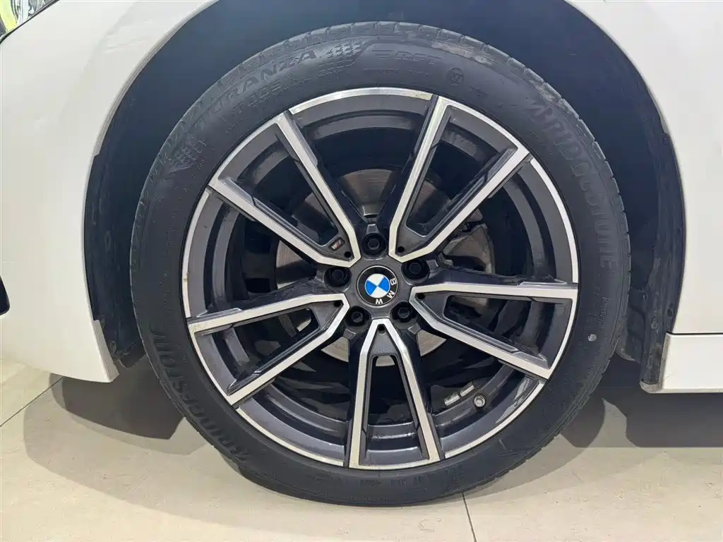BMW 3 Series 2023 — фото 17
