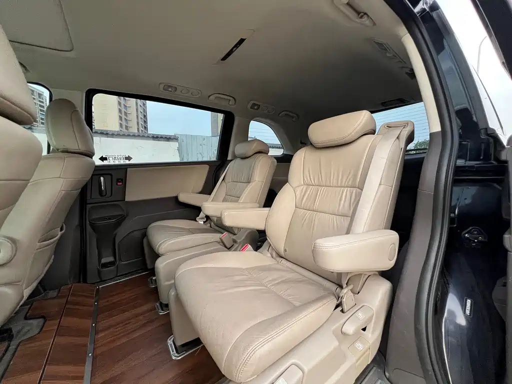 Honda Odyssey 2017 — фото 13