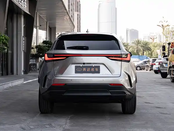 Lexus NX 2023