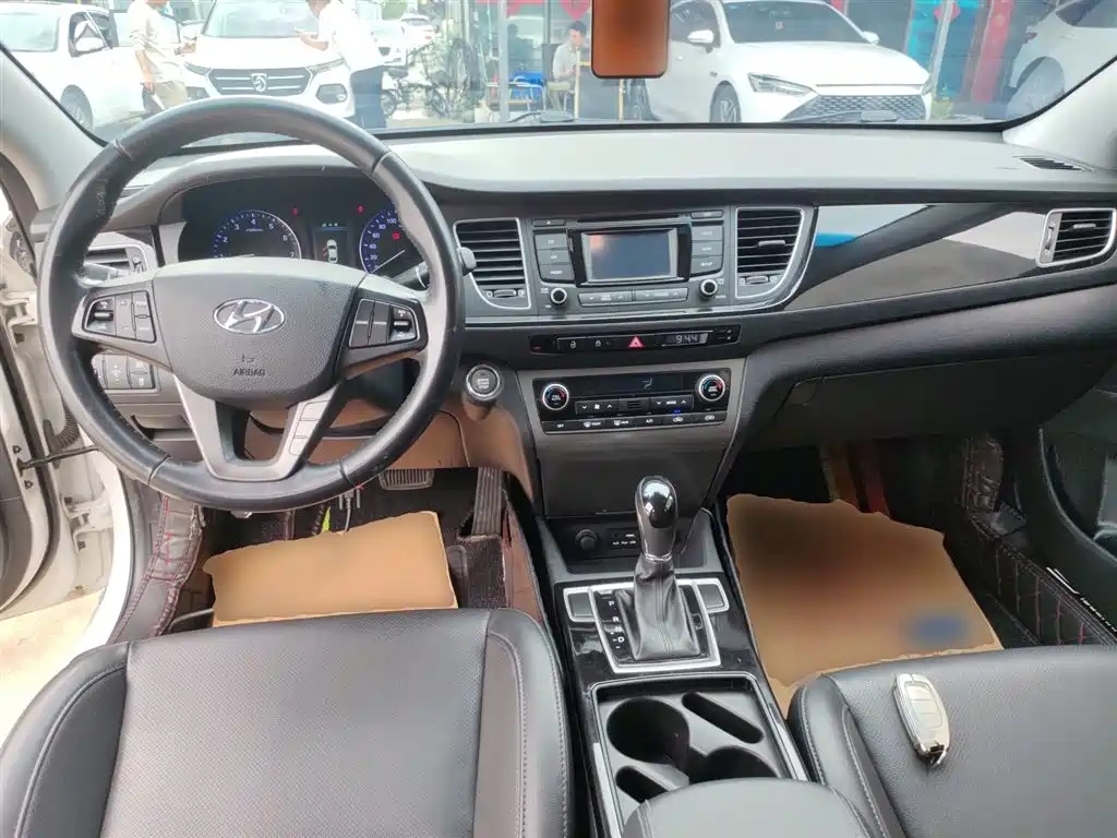 Hyundai Mistra 2015 — фото 10