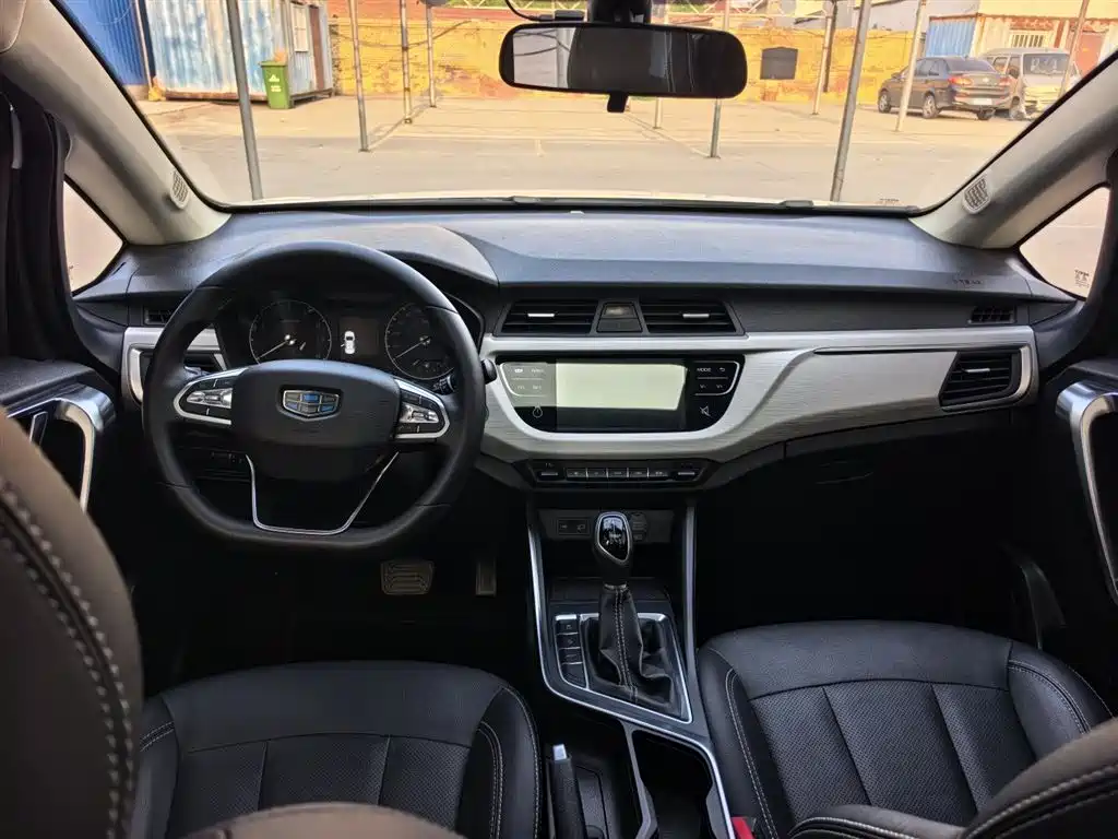 Geely Vision X3 2020 — фото 14