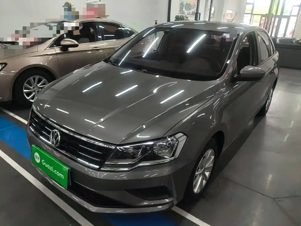 Volkswagen Jetta 2018 — фото 1