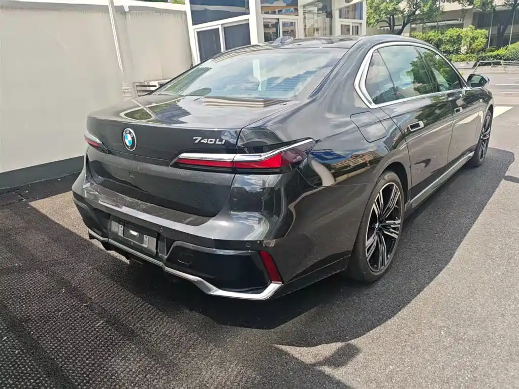 BMW 7 Series 2025