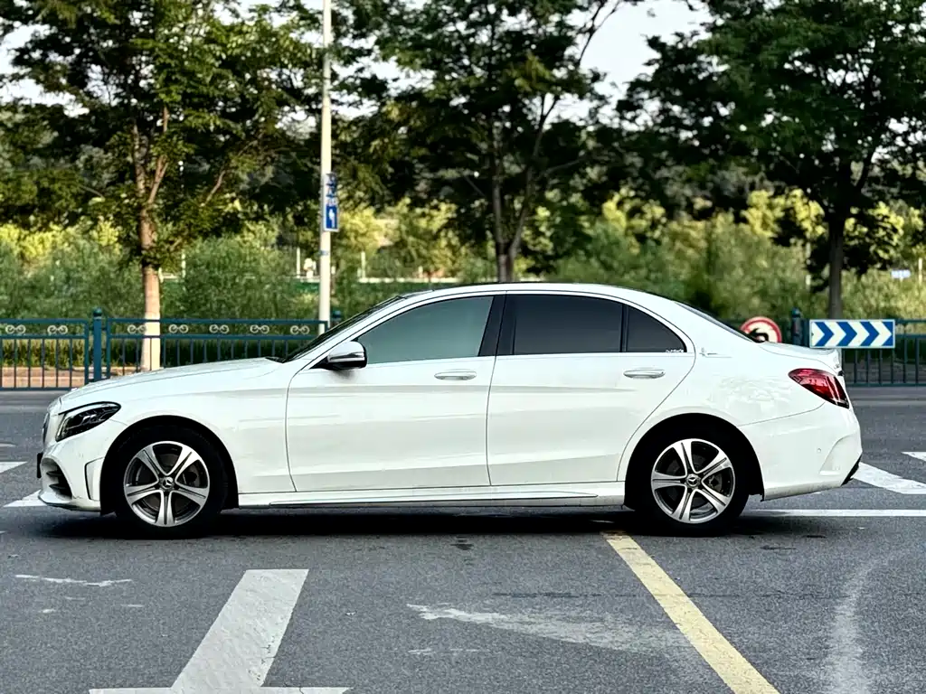 Mercedes-Benz C-Class 2019 — фото 3