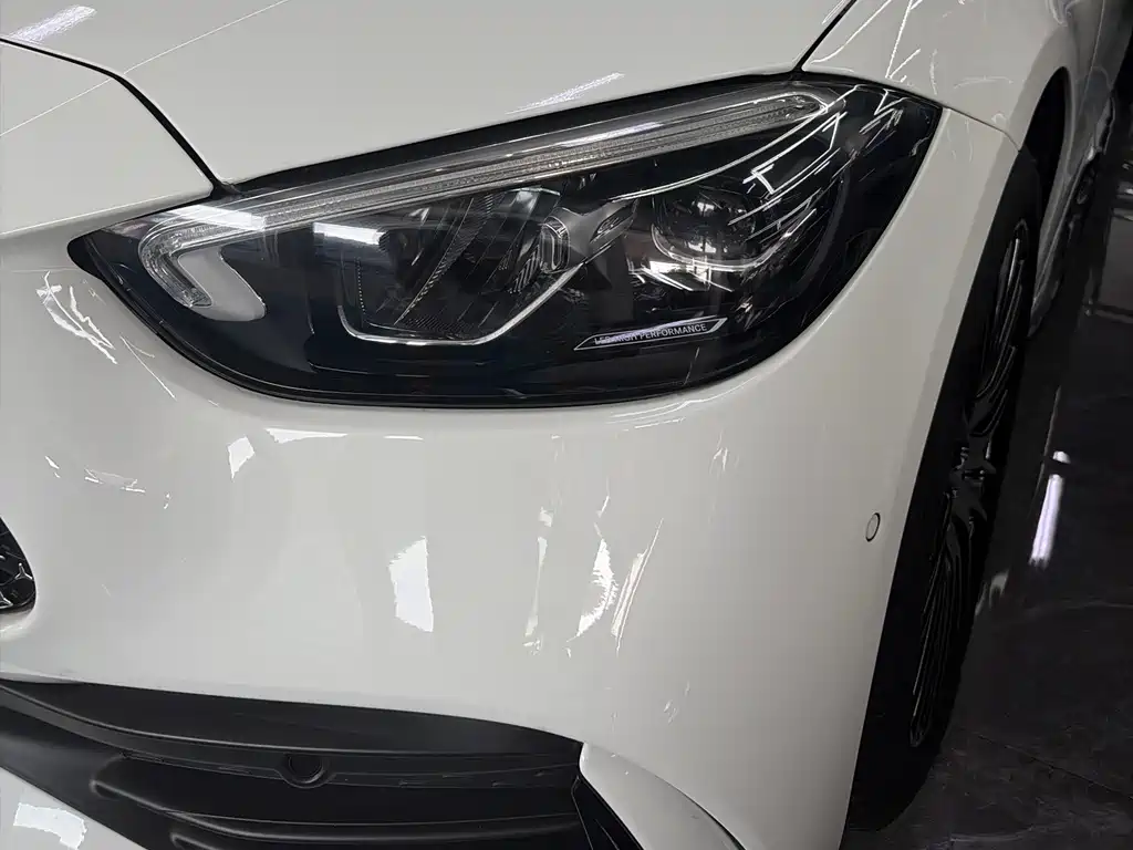 Mercedes-Benz C-Class 2024