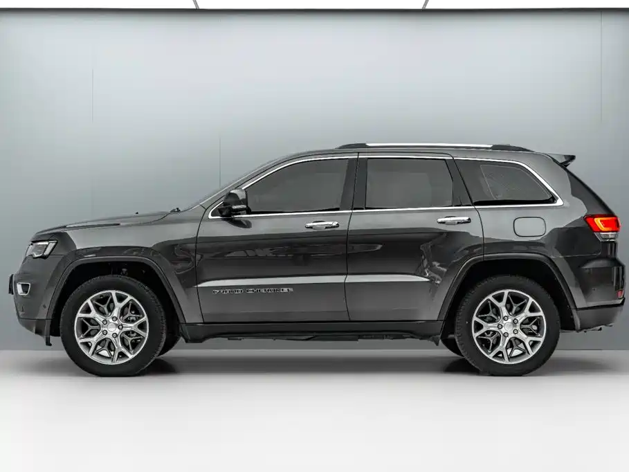 Jeep Grand Cherokee 2023 — фото 4