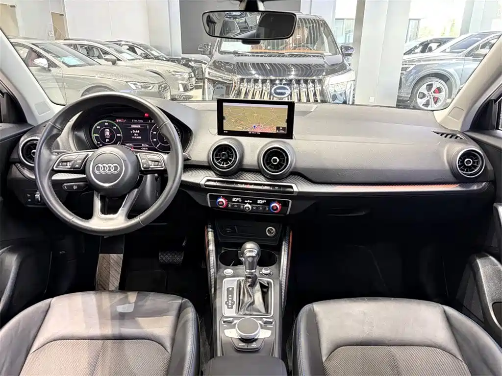Audi Q2L E-Tron 2021