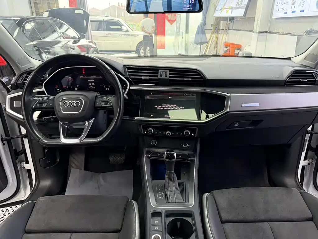 Audi Q3 2022 — фото 19
