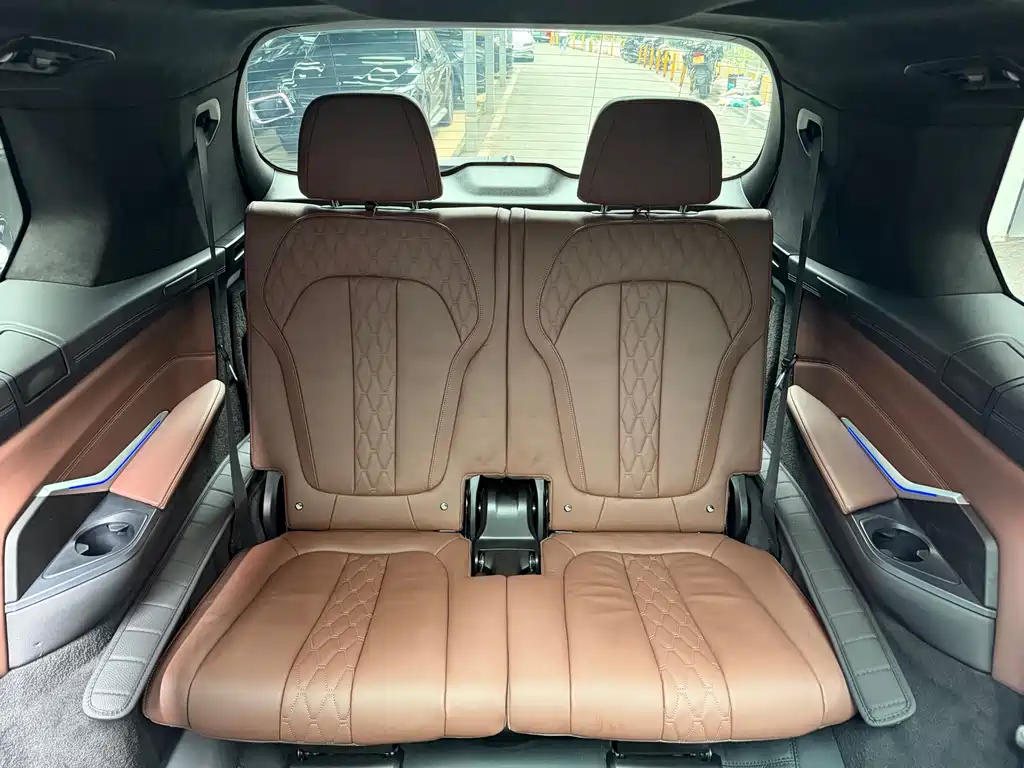 BMW X7 2021 — фото 18
