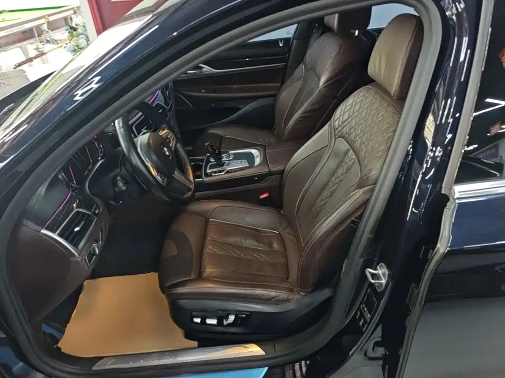 BMW 7 Series 2019 — фото 15