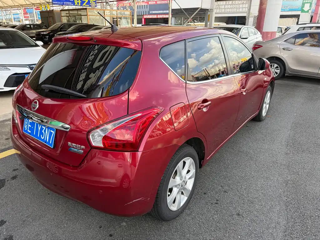 Nissan Tiida 2011