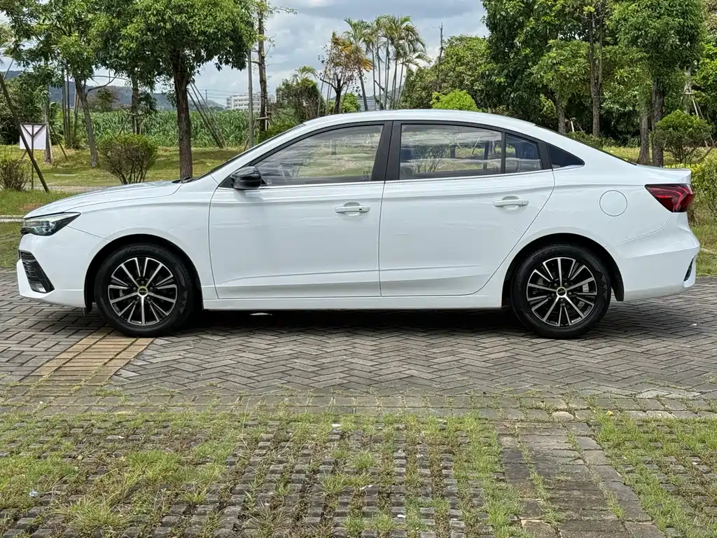 Roewe i5 2022