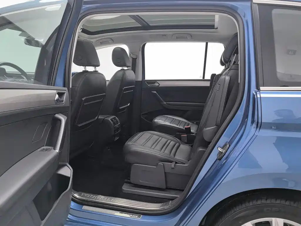 Volkswagen Touran 2018 — фото 15