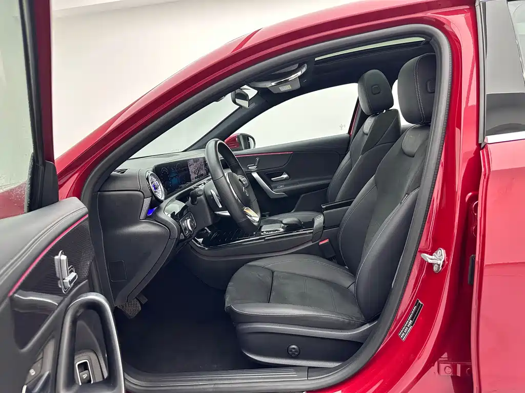 Mercedes-Benz A-Class 2023 — фото 18