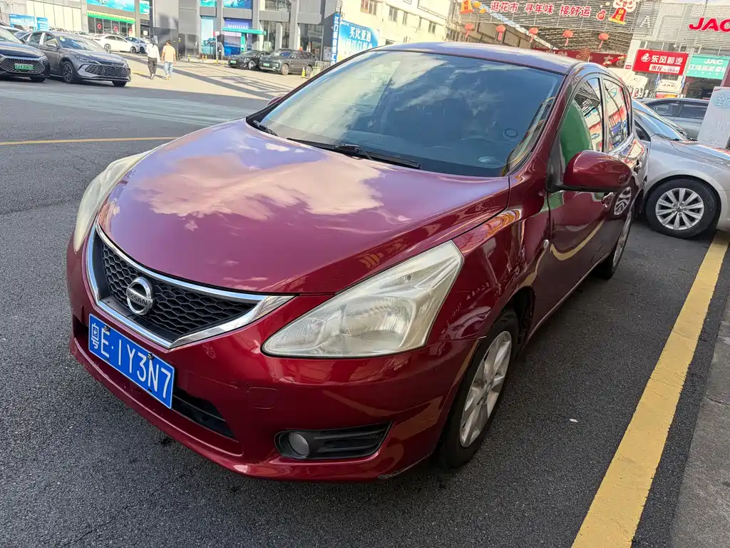 Nissan Tiida 2011