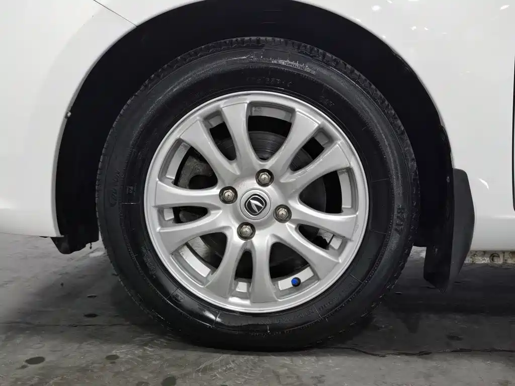 Changan Yuexiang V3 2017 — фото 17