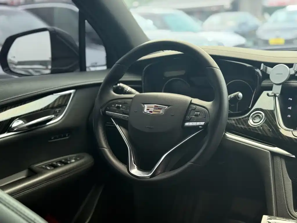 Cadillac XT6 2019 — фото 12