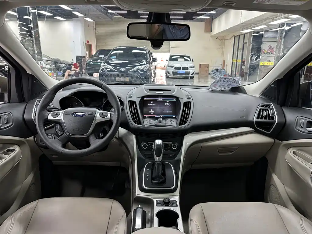 Ford Kuga 2014 — фото 10