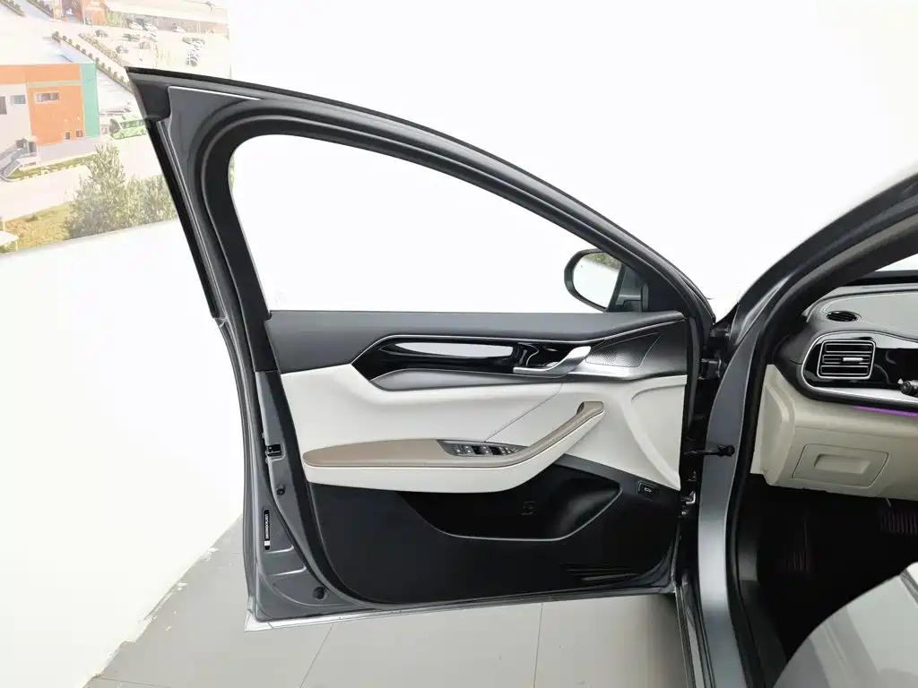 BYD Qin PLUS 2023 — фото 8