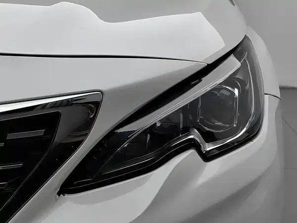 Peugeot 408 2022