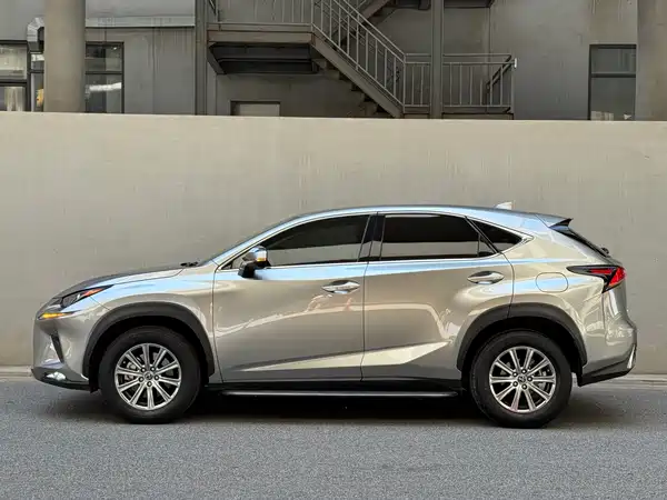 Lexus NX 2021