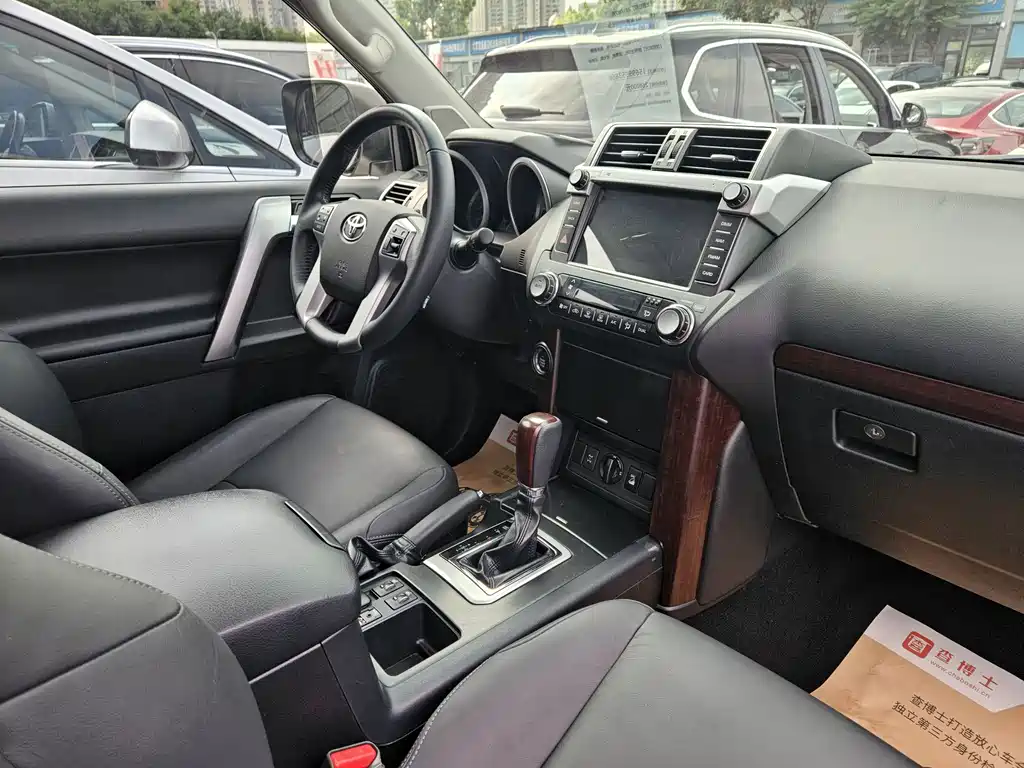 Toyota Prado 2017 — фото 12
