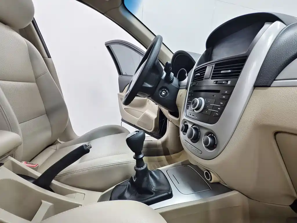 Buick Excelle 2013 — фото 15