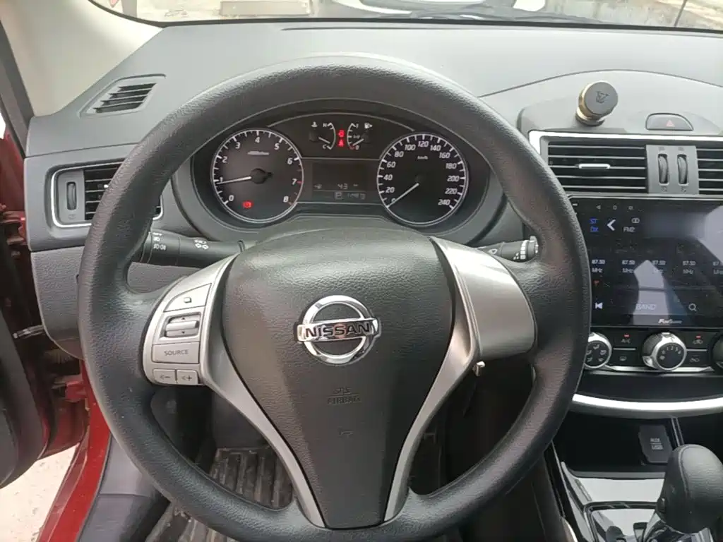 Nissan Tiida 2019 — фото 11