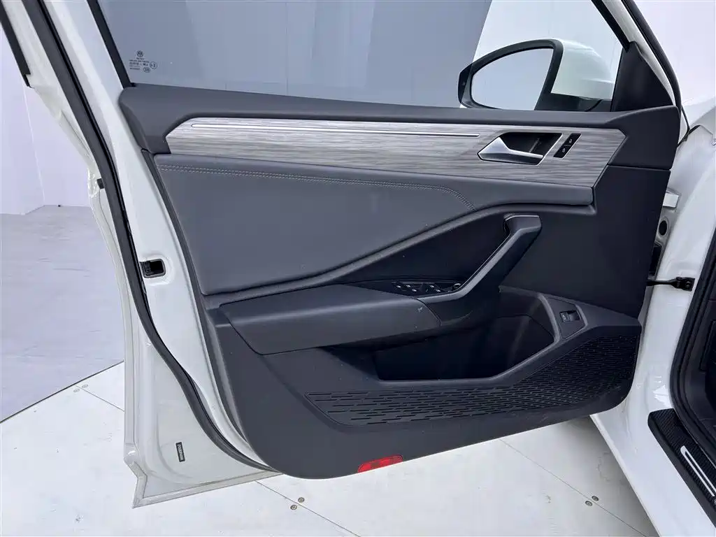 Volkswagen Sagitar 2023 — фото 17