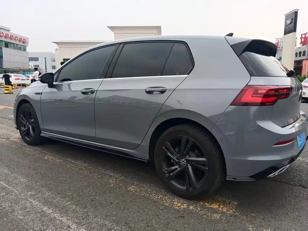 Volkswagen Golf 2023
