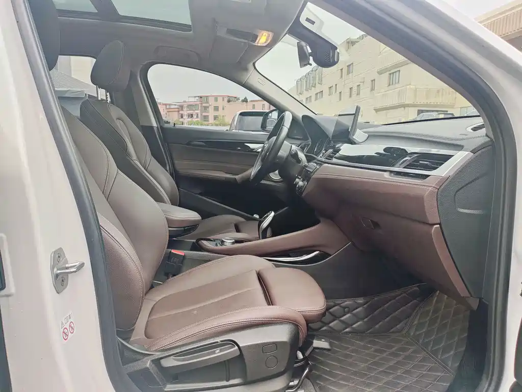 BMW X2 2022 — фото 15