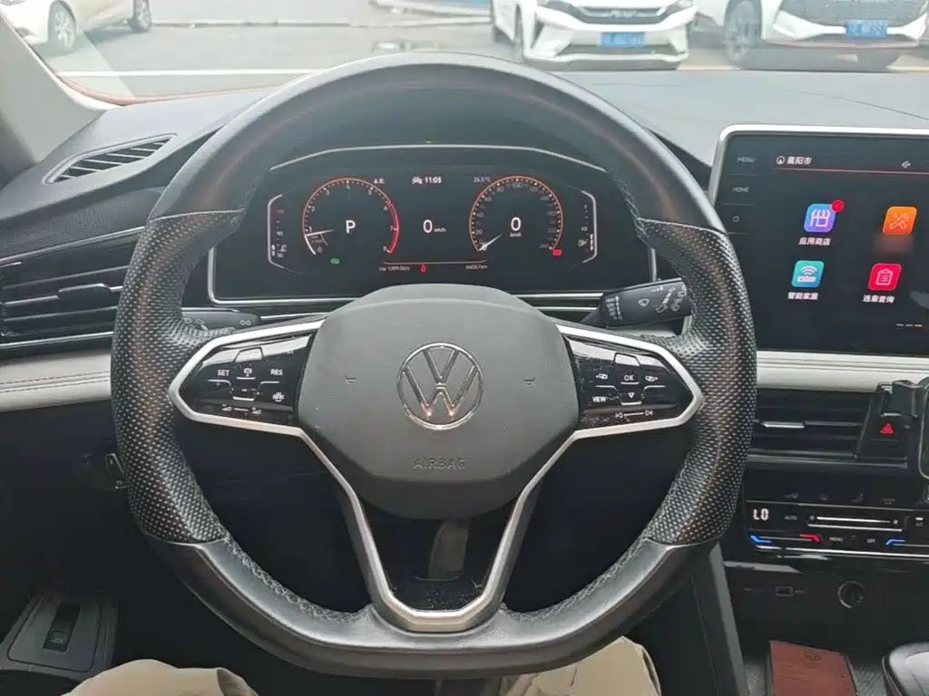 Volkswagen Tiguan L 2022 — фото 11