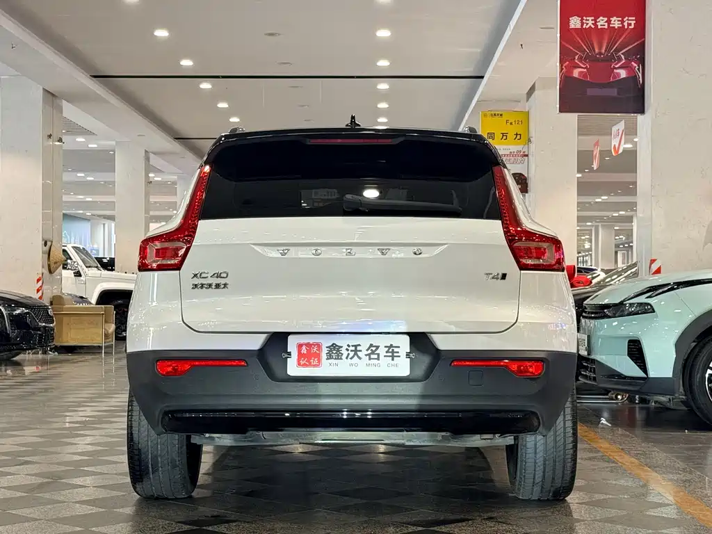Volvo XC40 2021 — фото 3