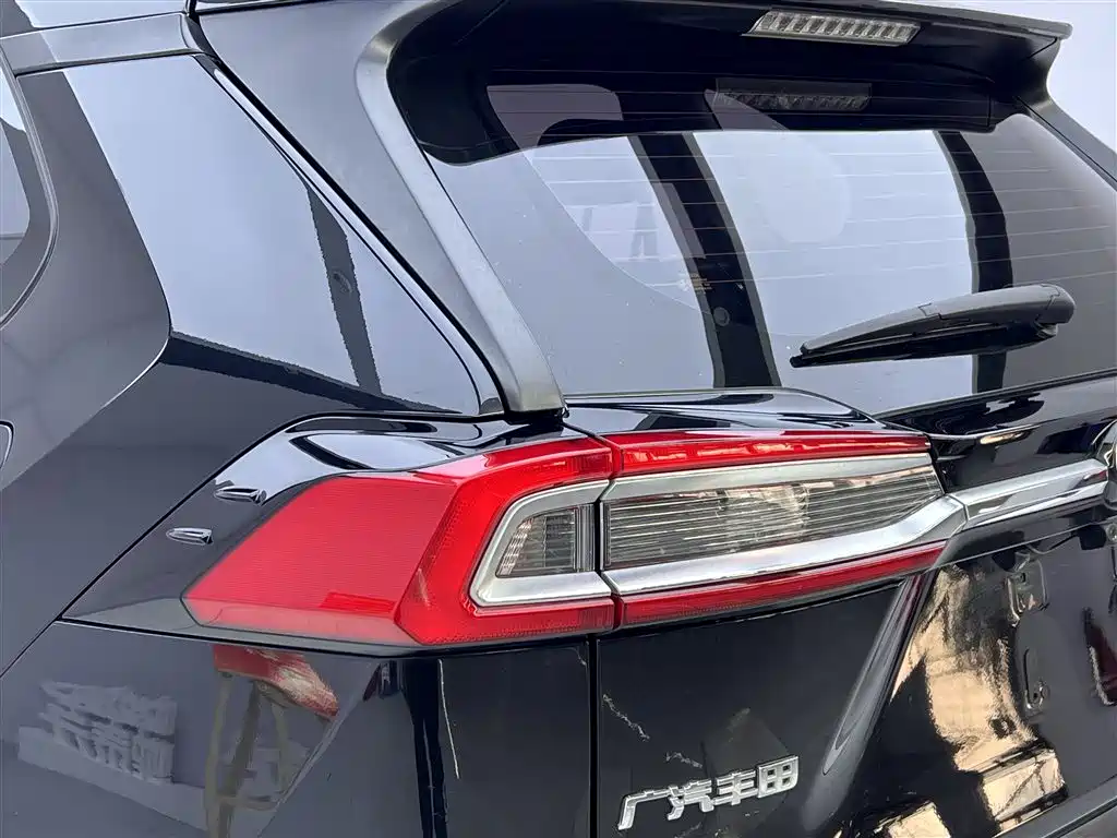 Toyota Wildlander 2023 — фото 10
